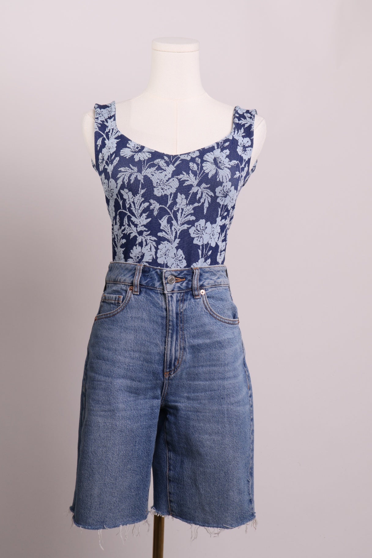 Justaucorps (bodysuit) bleu à motif floral