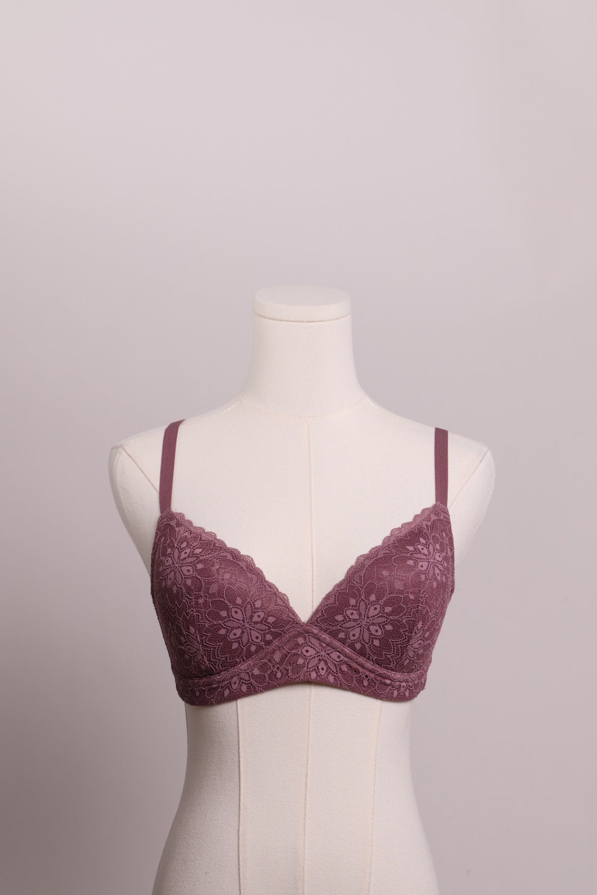 Soutien-gorge Lina sans armature en dentelle mauve