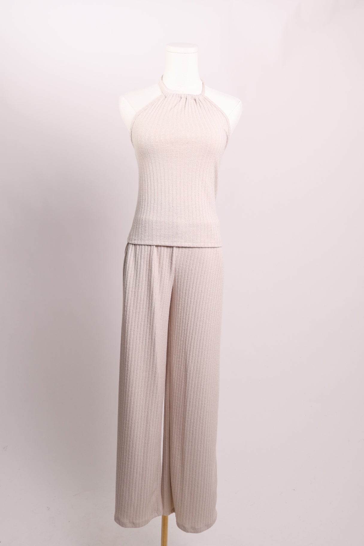 Pantalon large en mailles côtelées & haut licou assorti