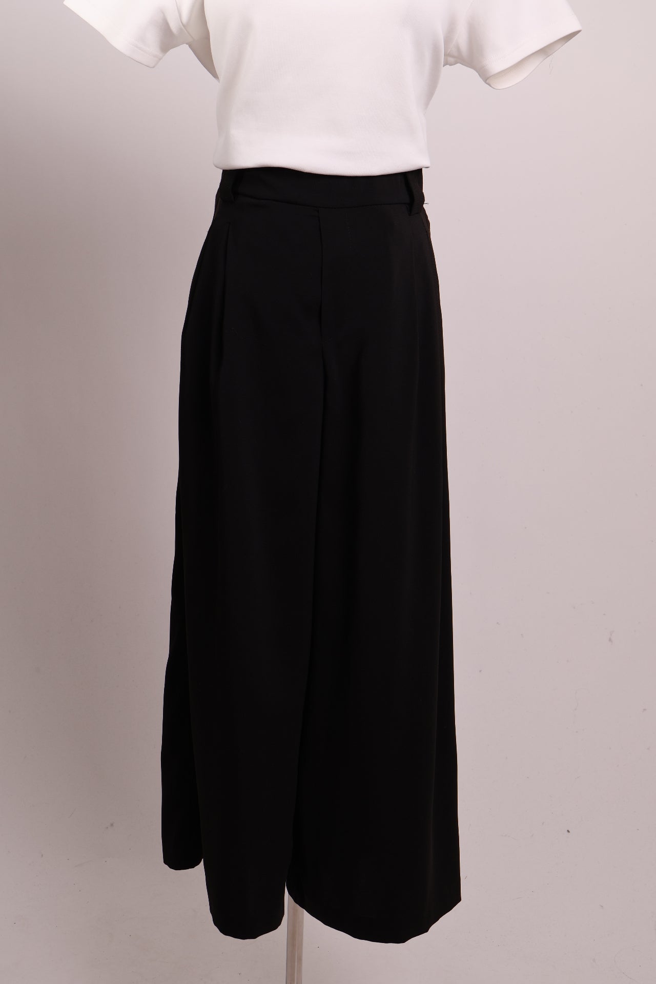 Pantalon évasé et confortable style propre