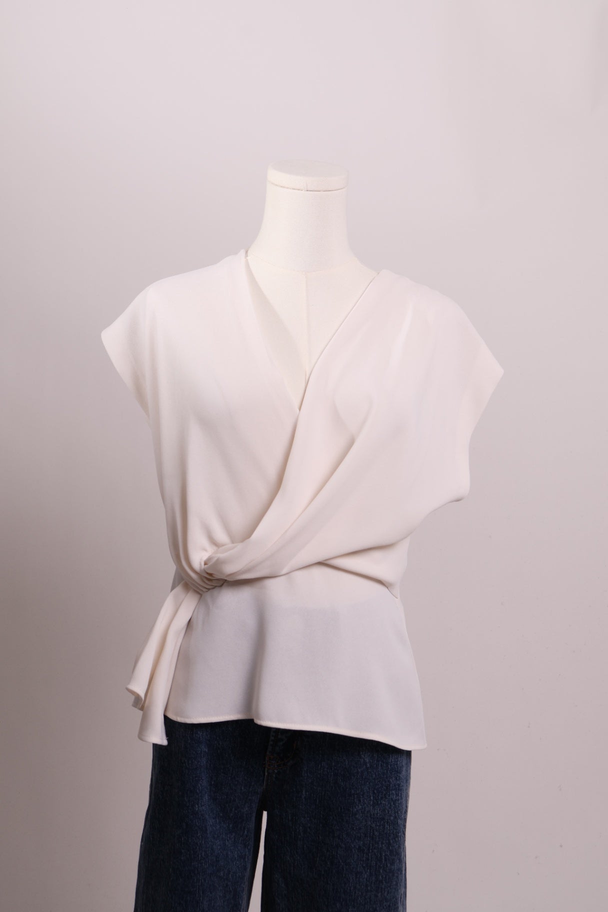 Blouse ivoire sans manche