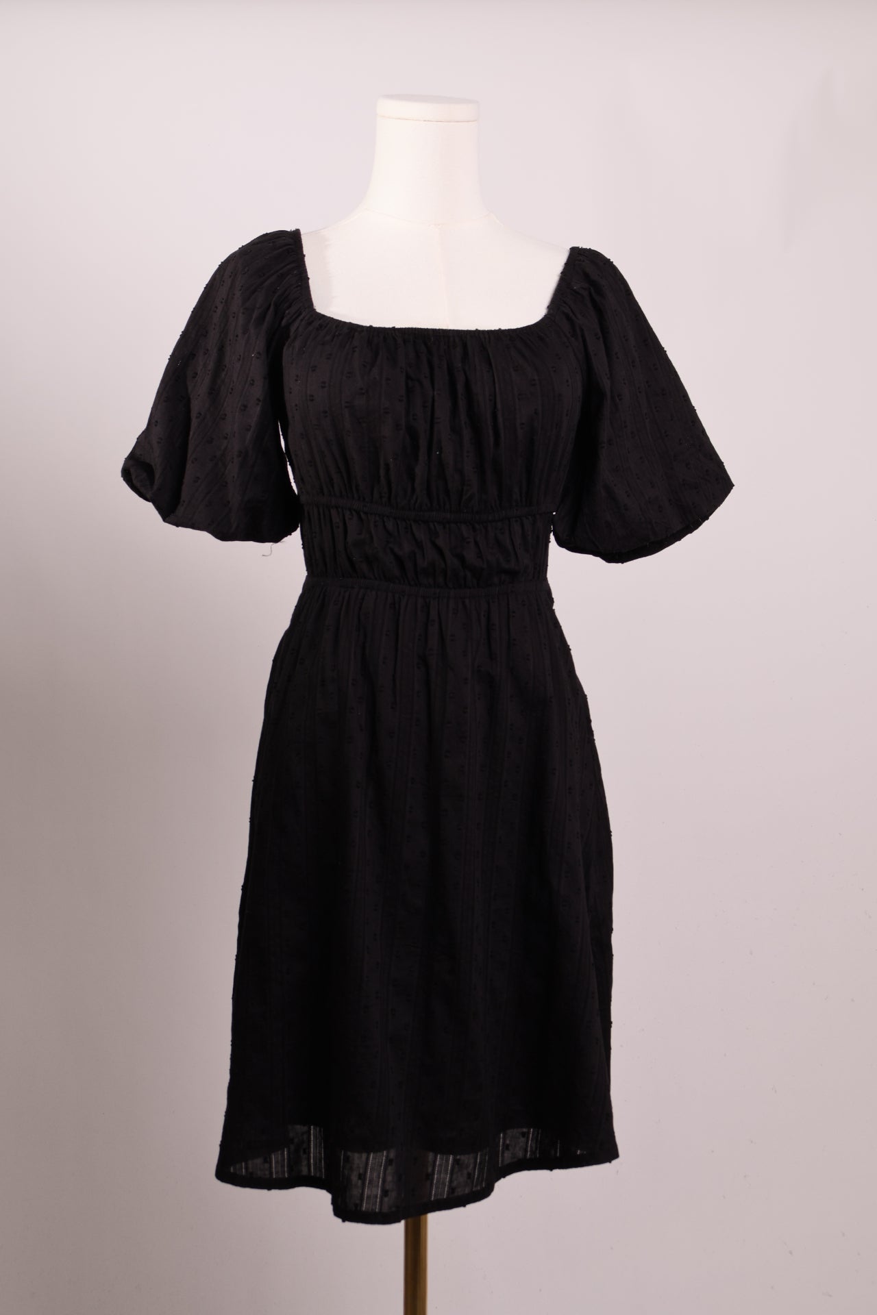 Robe d'été dos ouvert manches bouffantes
