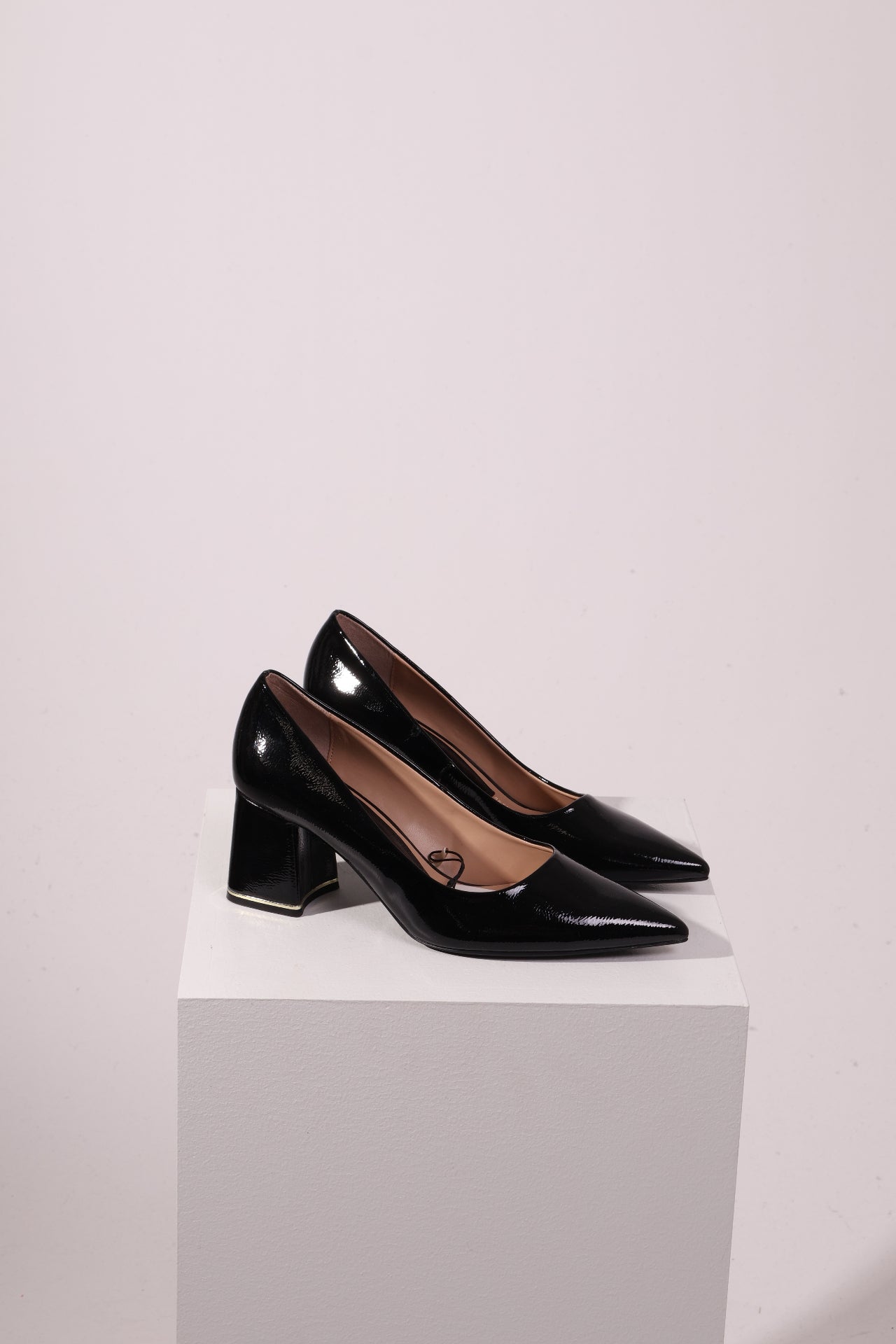 Talons carrés lustrés