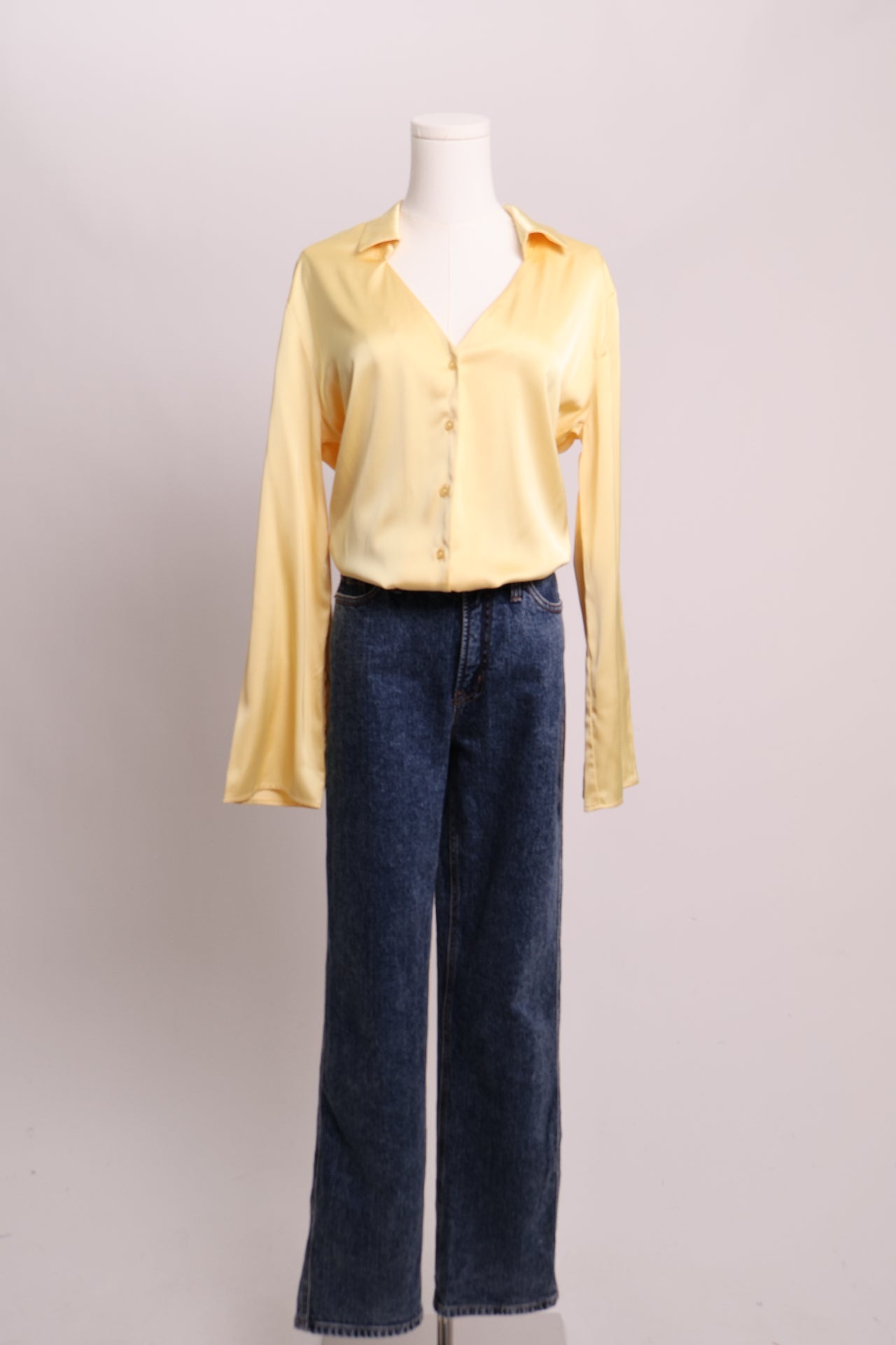 Blouse satinée jaune