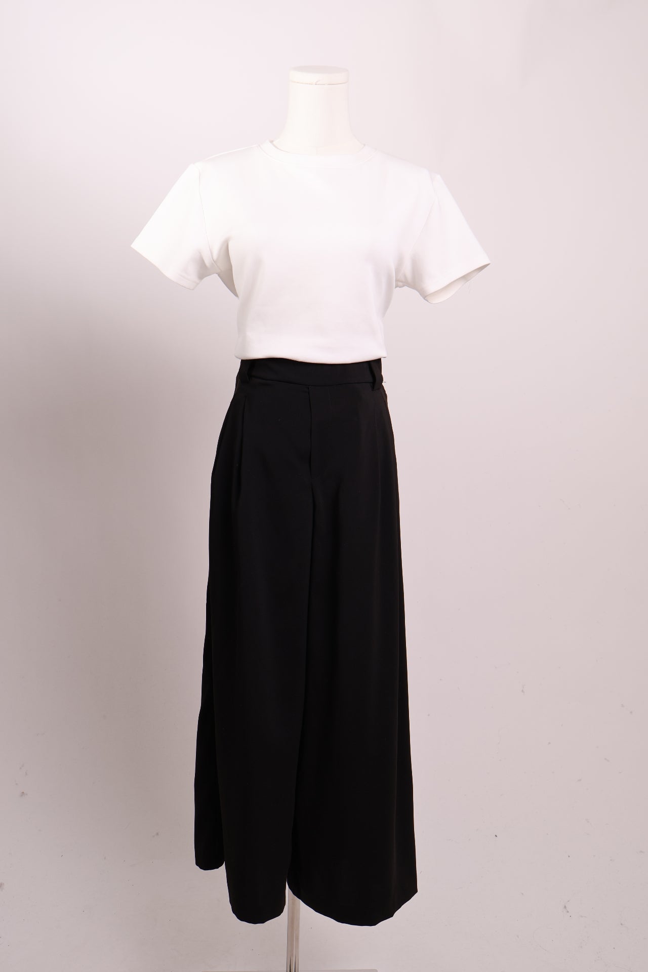 Pantalon évasé et confortable style propre