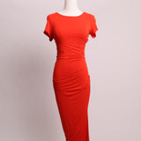 Robe moulante à manches courtes