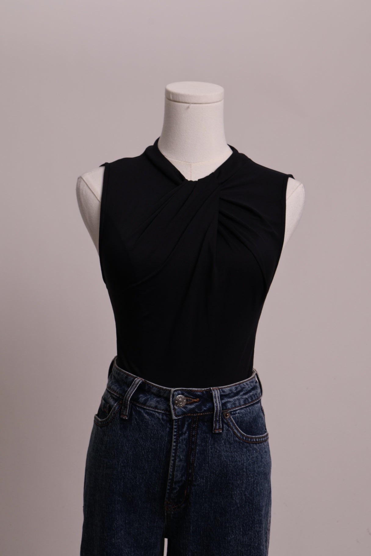 Justaucorps (bodysuit) drapé au cou
