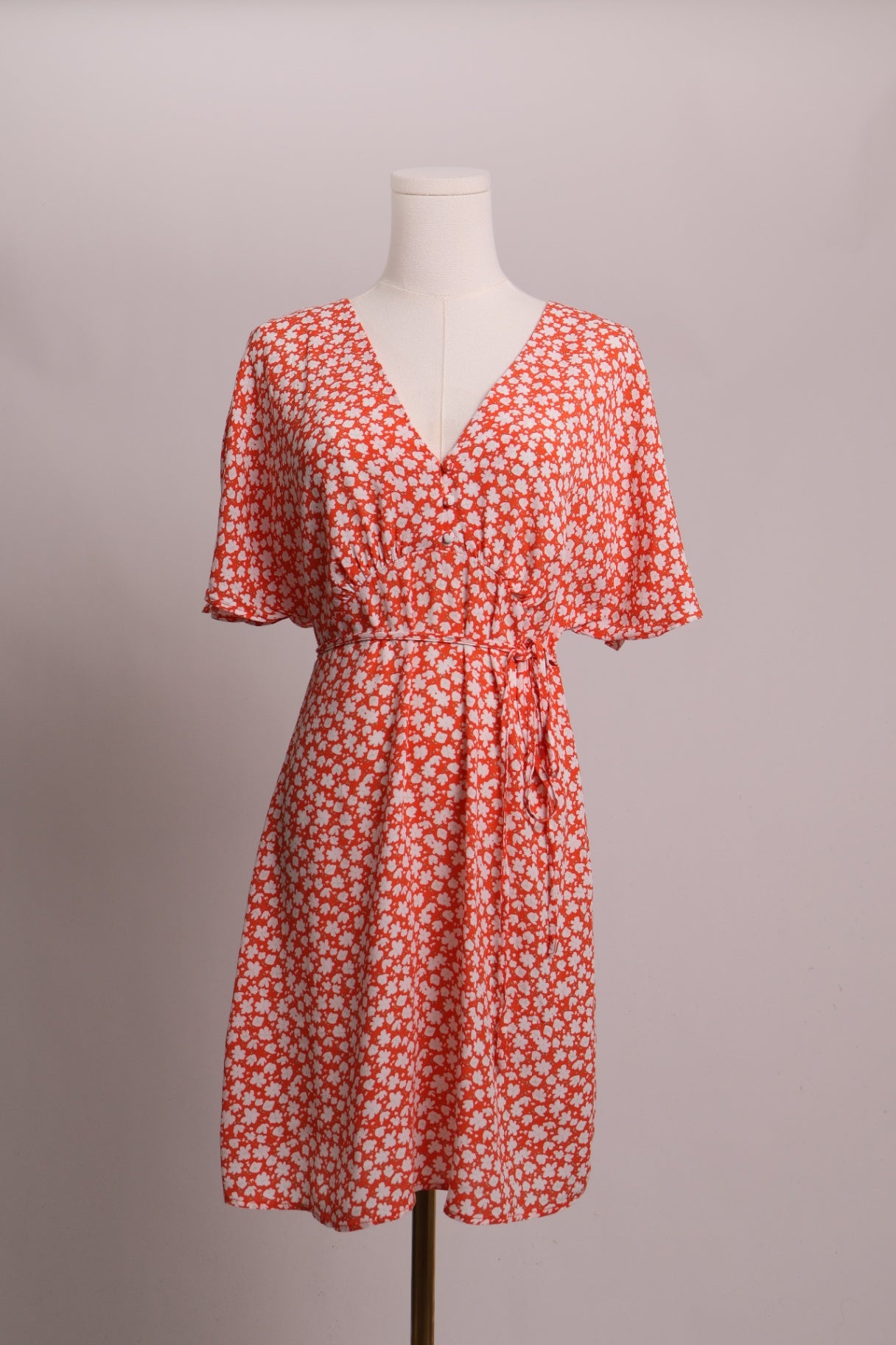 Robe estivale à manches volantes