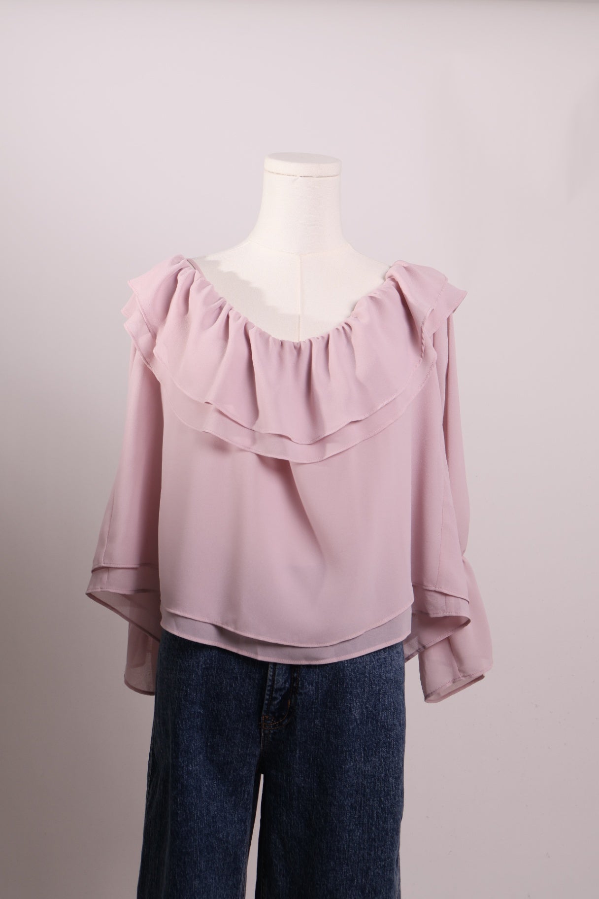 Blouse fluide à volants et à manches bouffantes