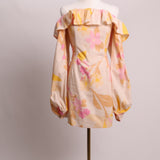 Robe estivale à épaules dénudées et manches bouffantes