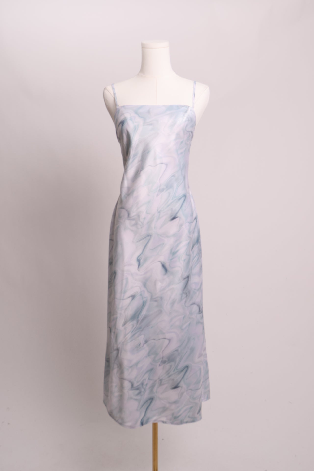 Robe satinée effet aquarelle