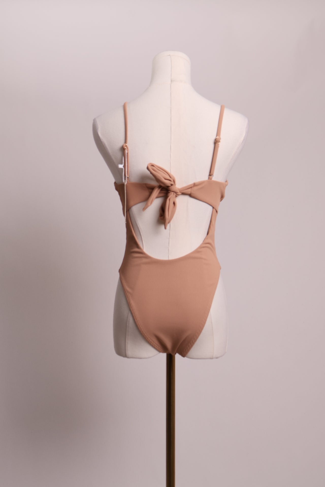Maillot de bain une pièce avec boucle au dos