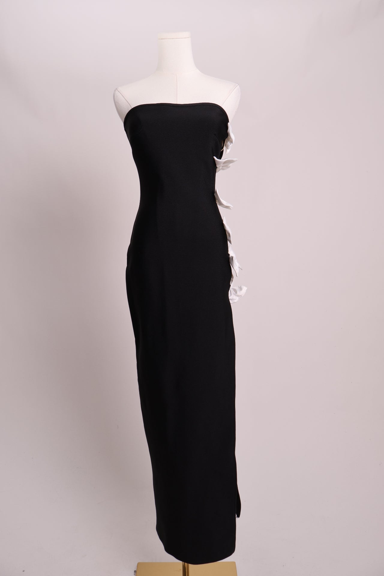 Robe bustier moulante avec boucles