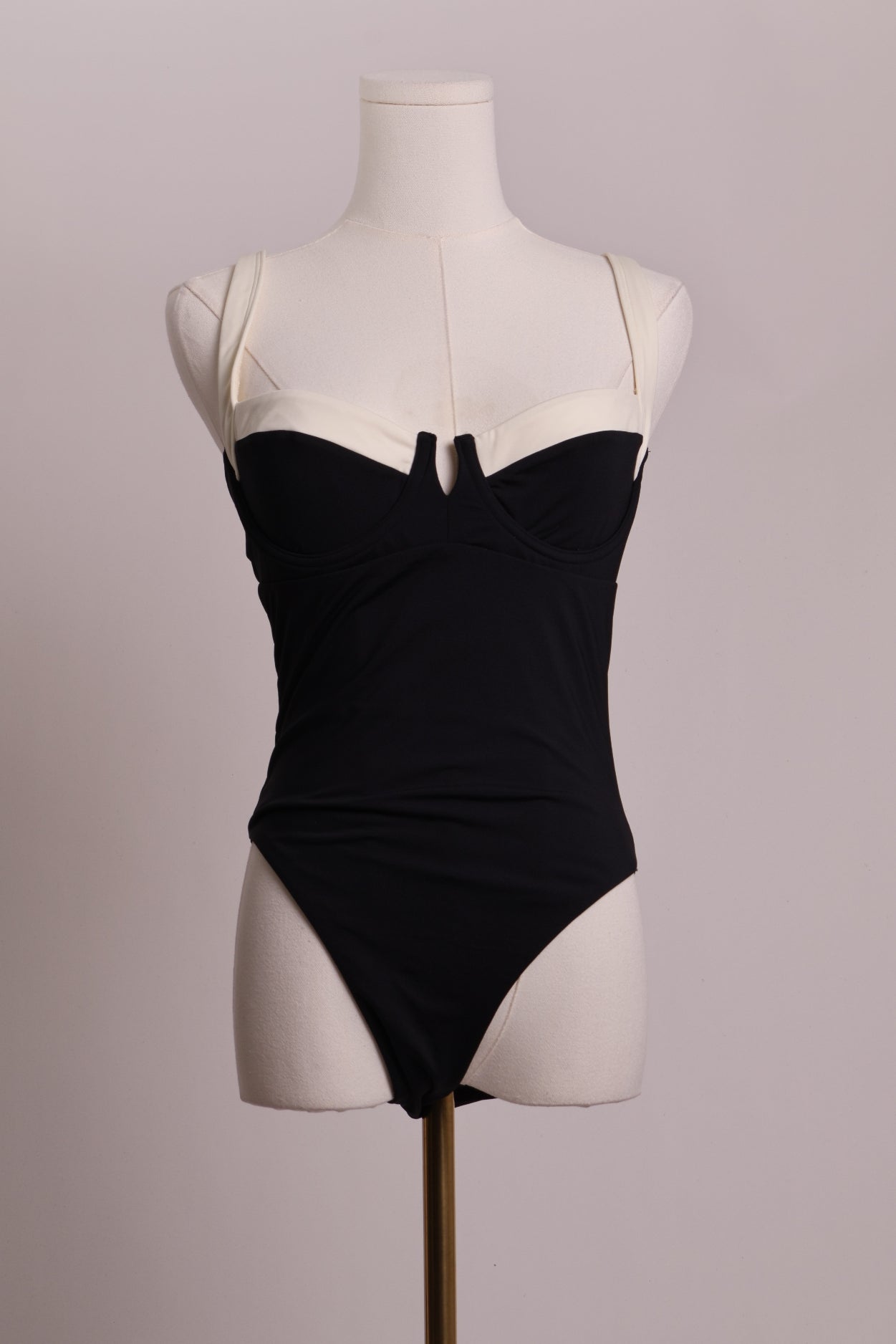 Maillot une pièce avec boucle au dos