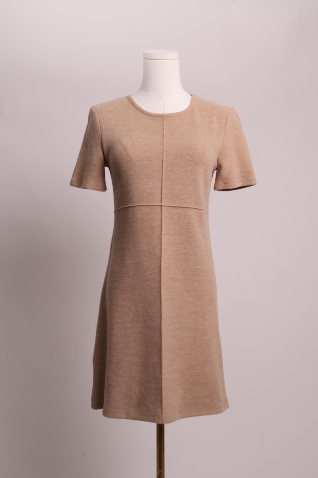 Robe manches courtes en tissu doux
