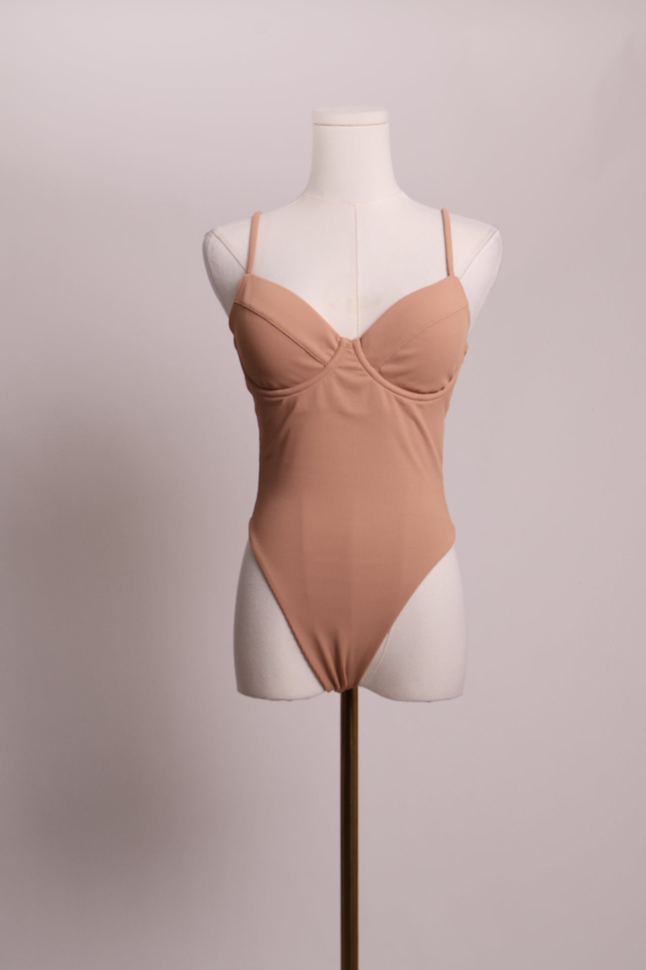 Maillot de bain une pièce avec boucle au dos