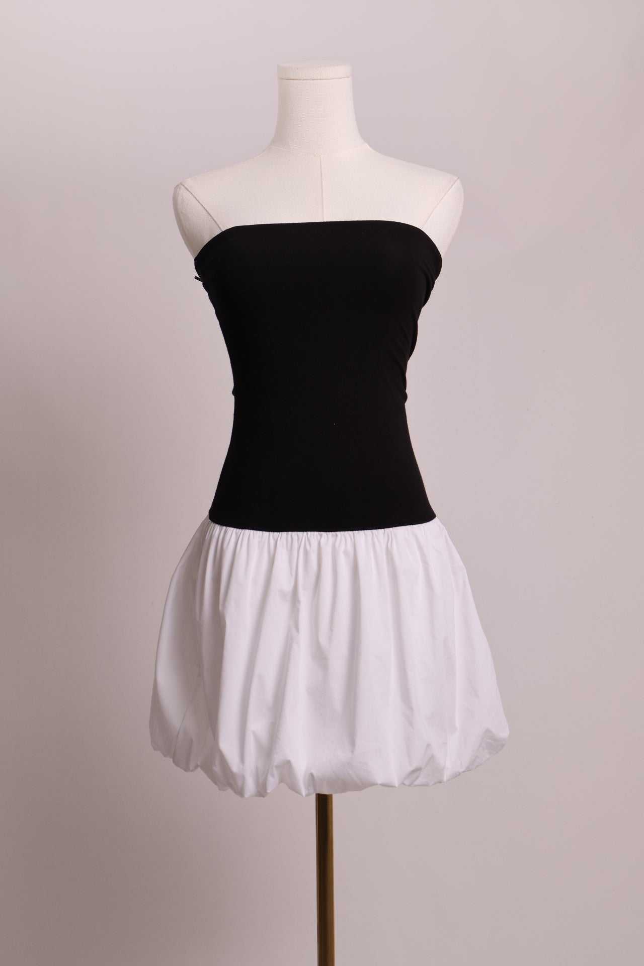 Robe tube blanche et noire