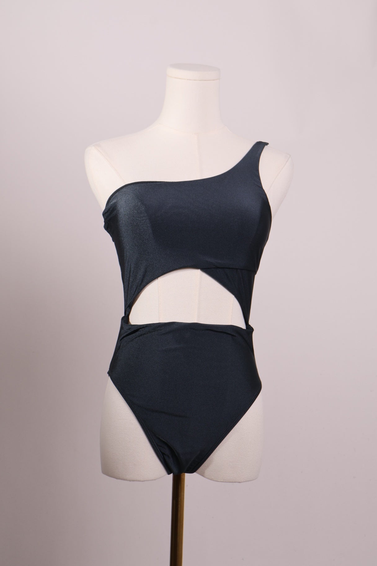Maillot une pièce à une bretelle