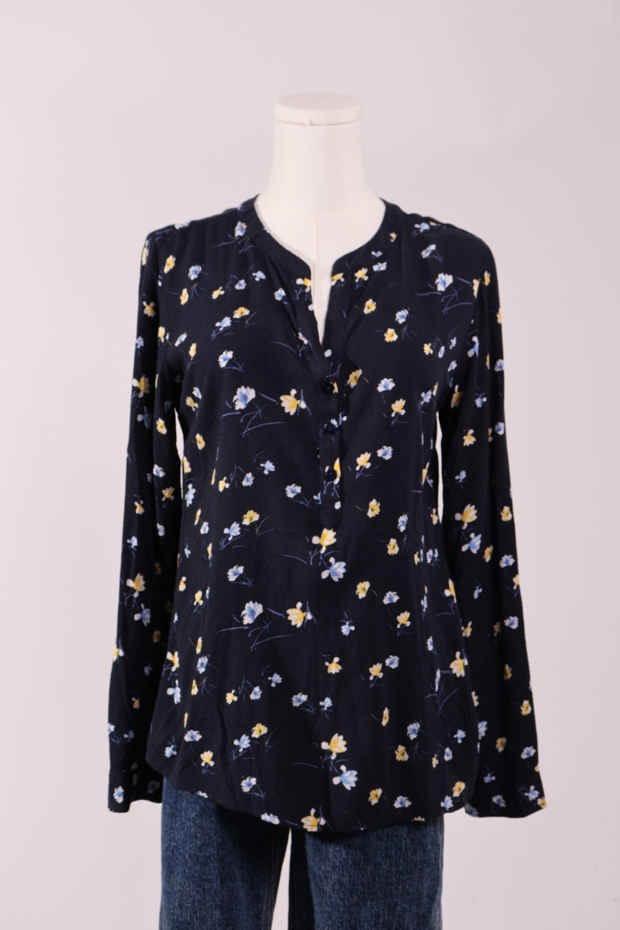 Blouse bleu marine à imprimé floral