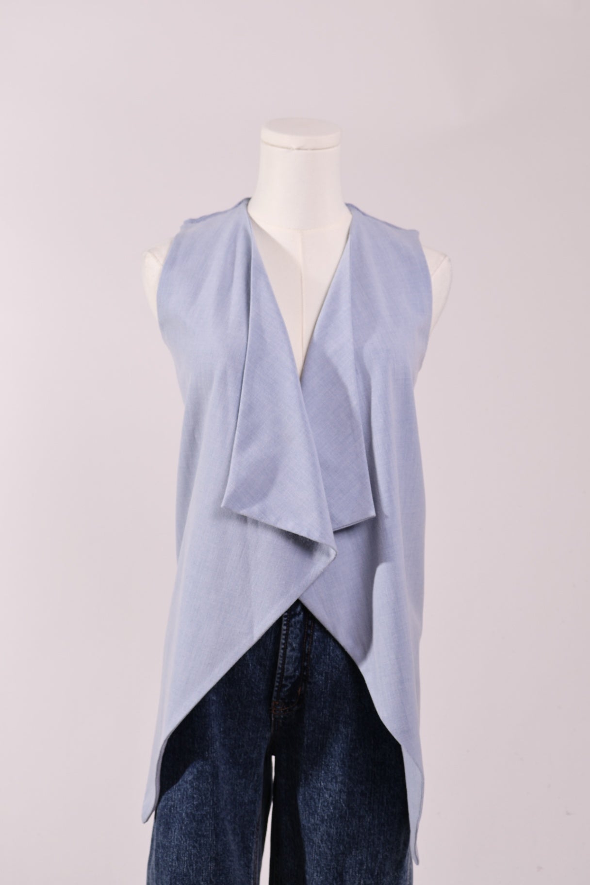 Veste sans manches à col cascade