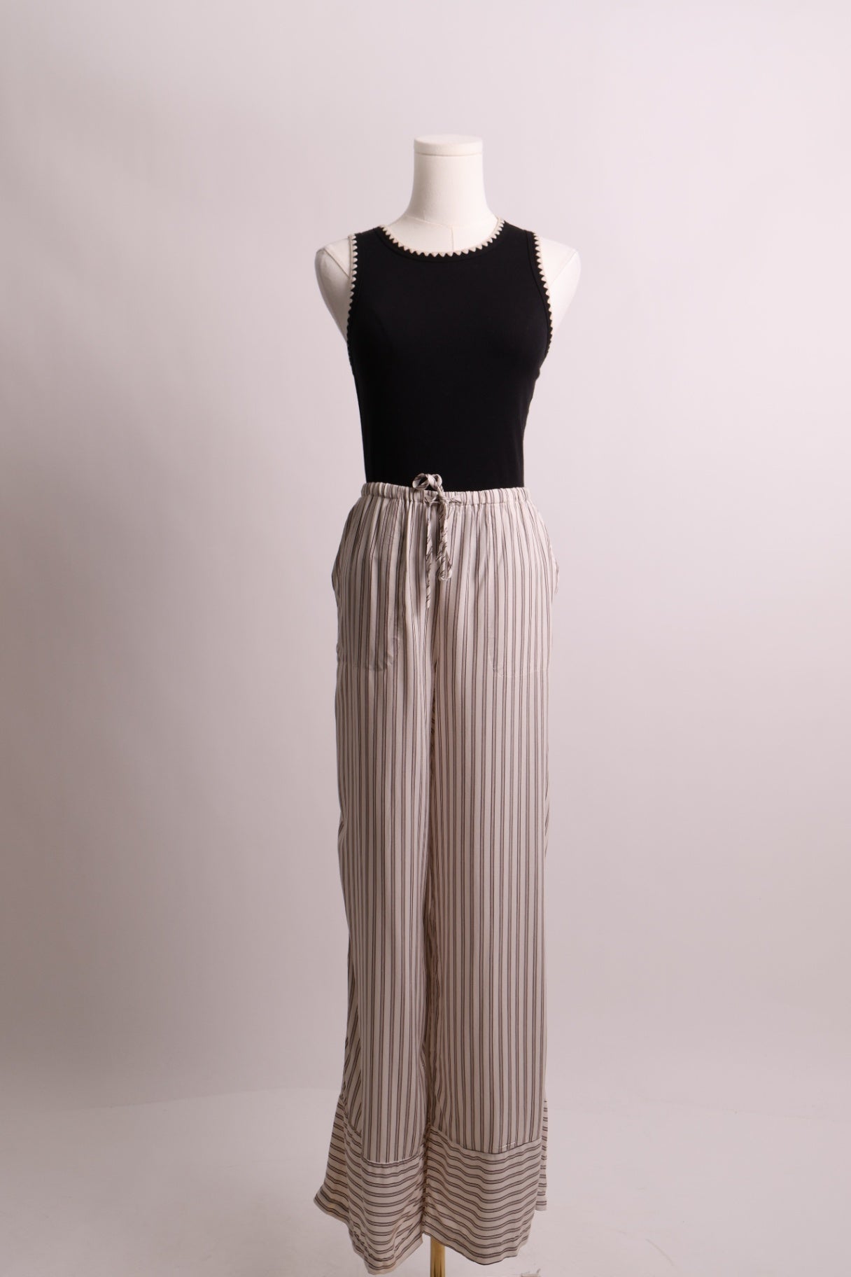 Pantalon large ligné et léger