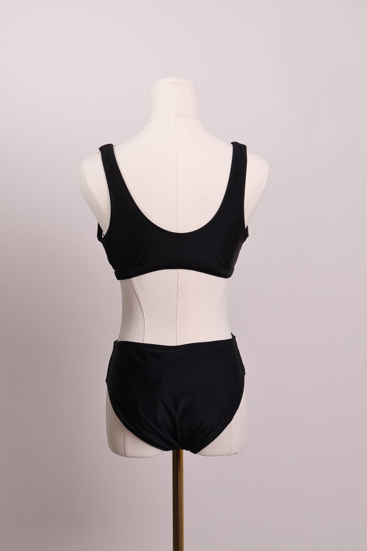 Bikini basique avec boucle au devant