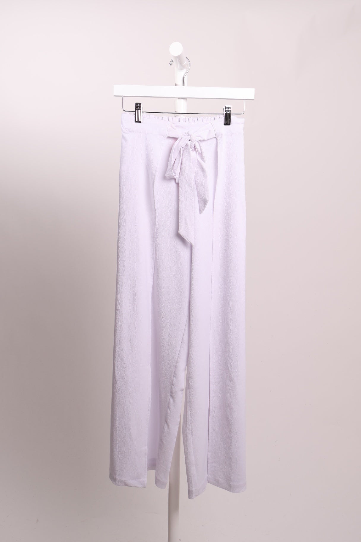 Pantalon fluide avec ceinture nouée