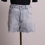 Short en denim pâle