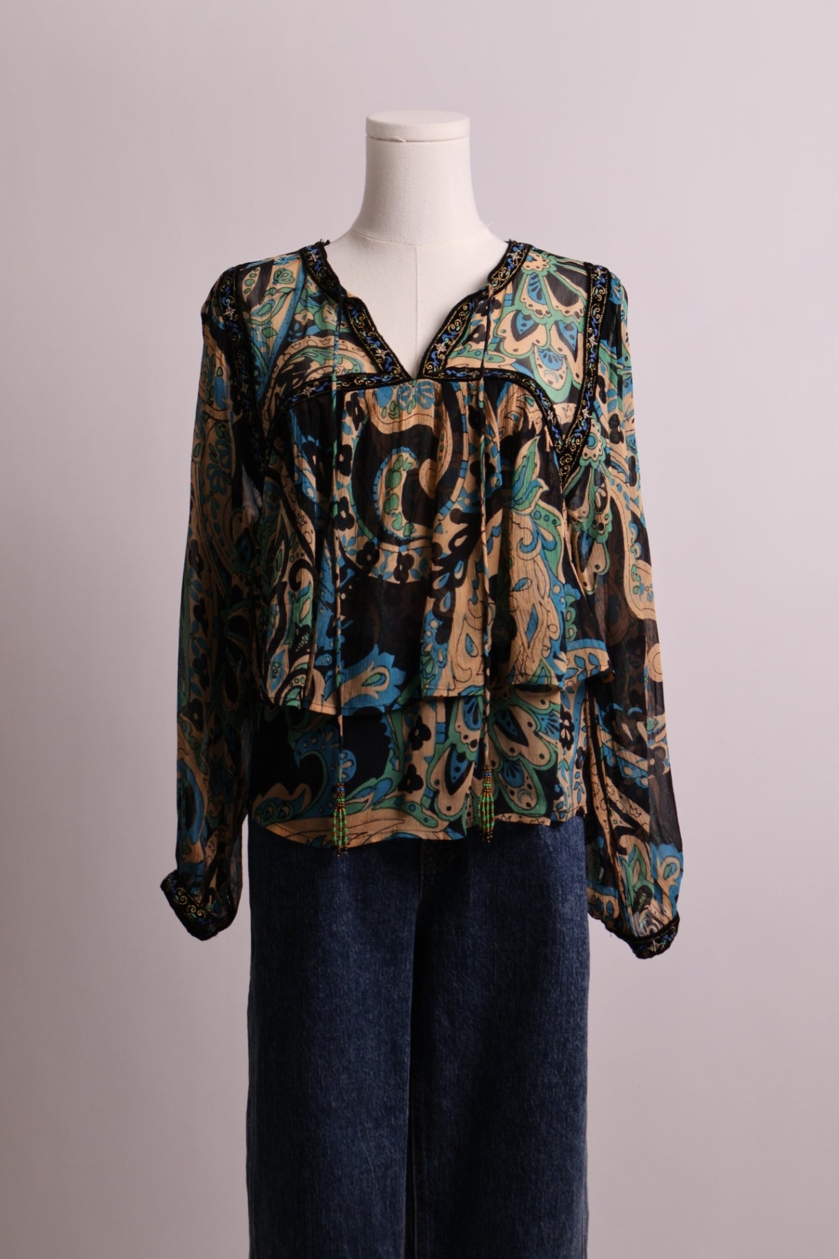 Blouse manches longues colorée décolletée