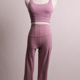 Ensemble de sport avec legging capri et top de sport