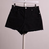 Short en denim effiloché