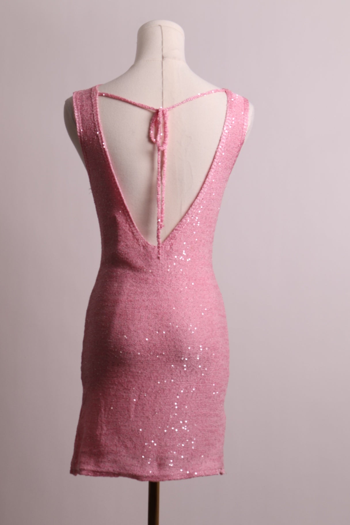 Robe en maille pailletée sans manche