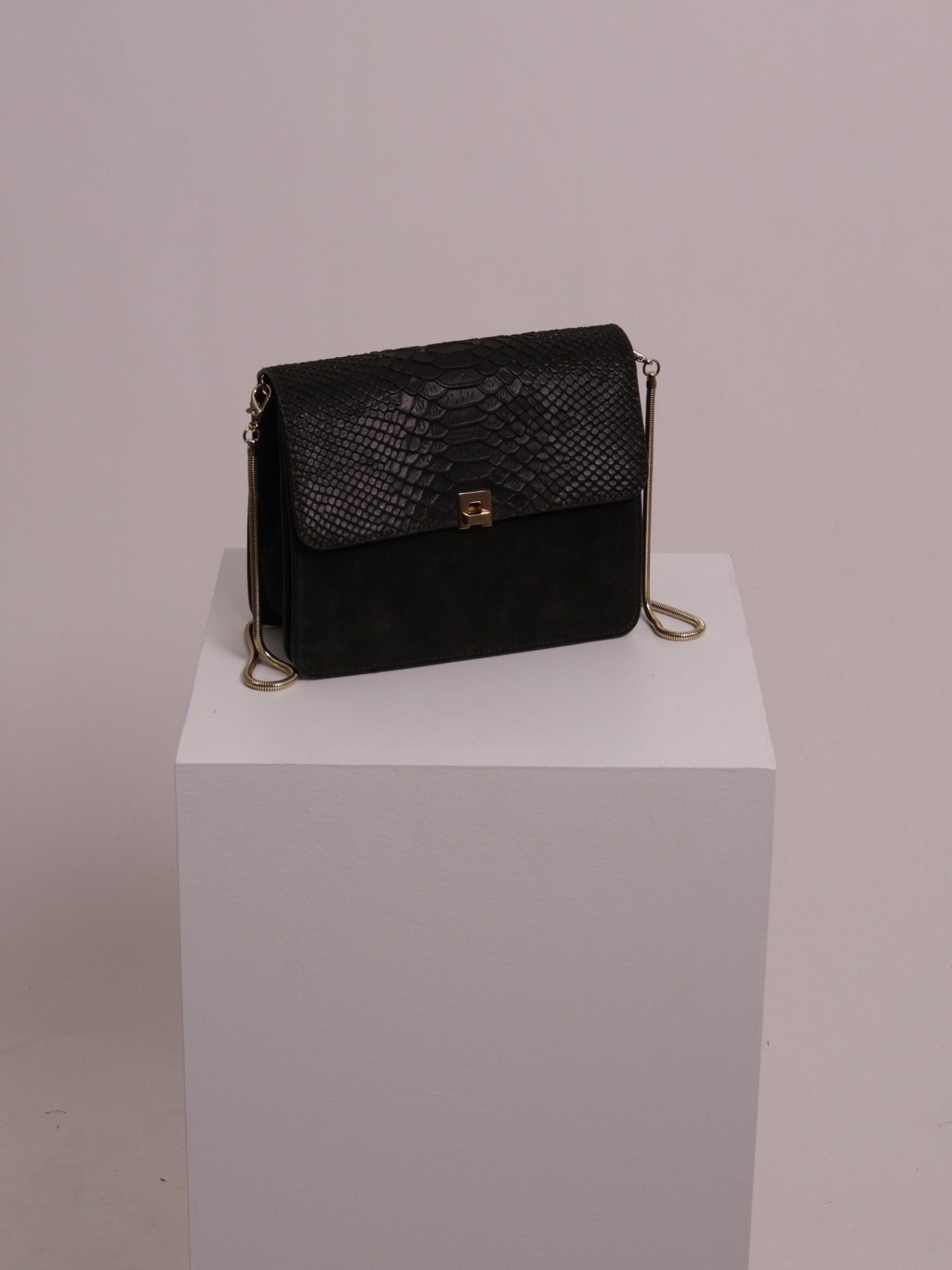 Sac à mains en cuir effet croco et ganse or