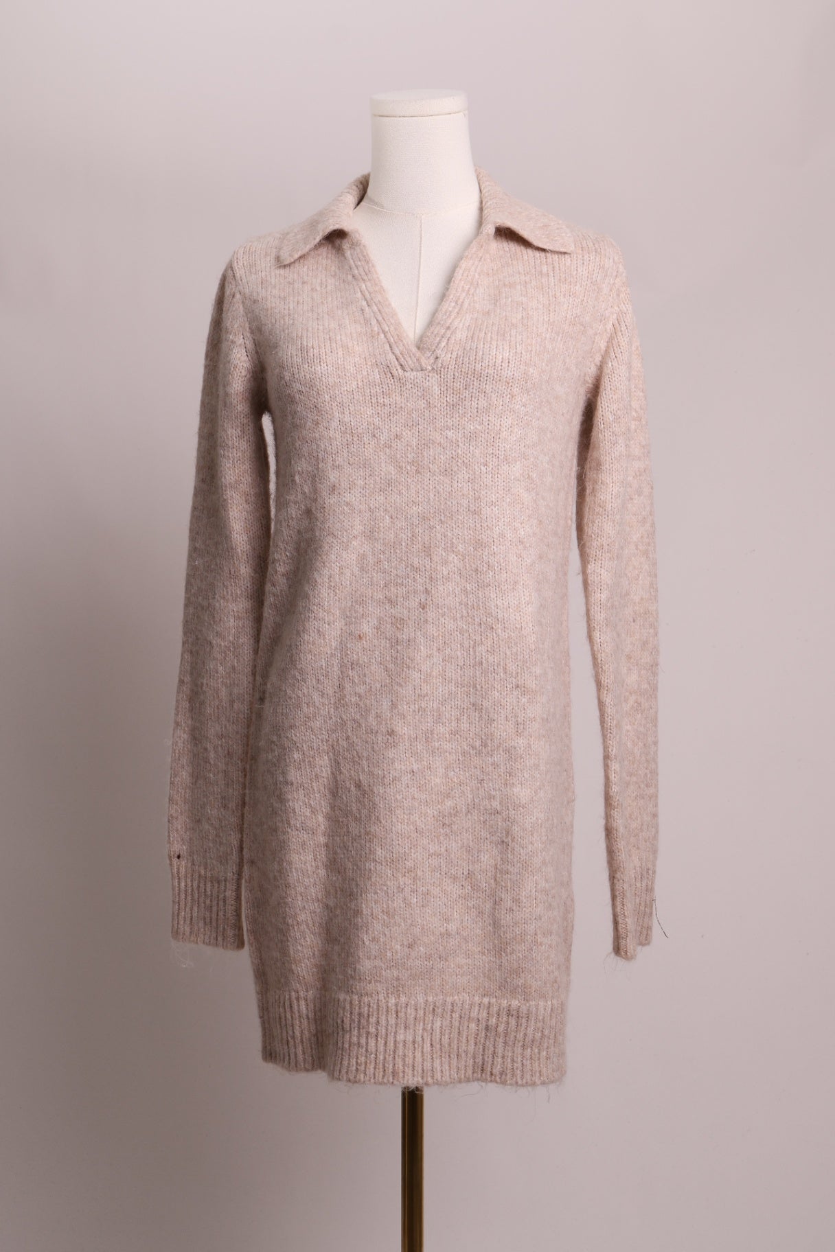 Robe tricot manches longues avec col chemise