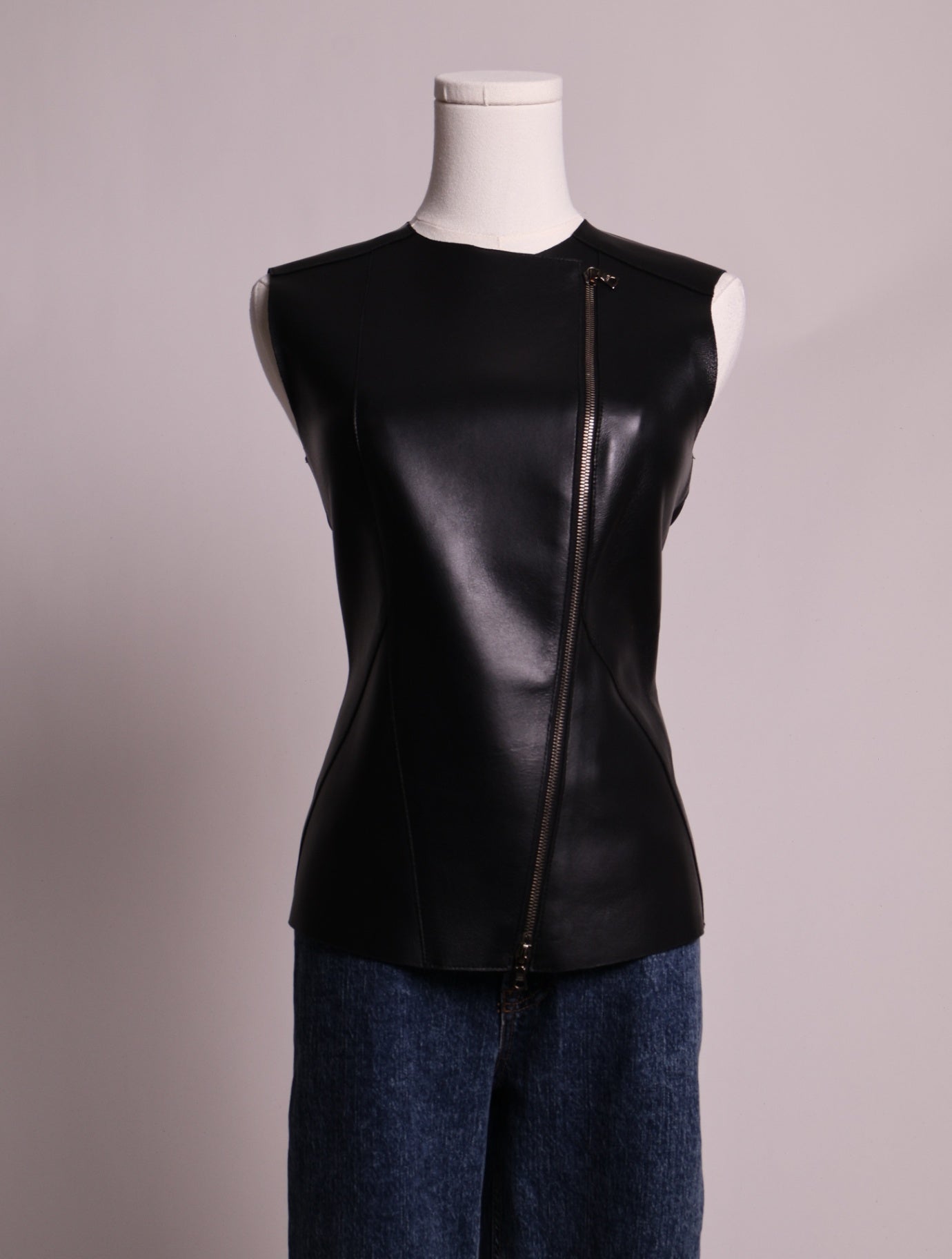 Veste sans manche devant en cuir d'agneau