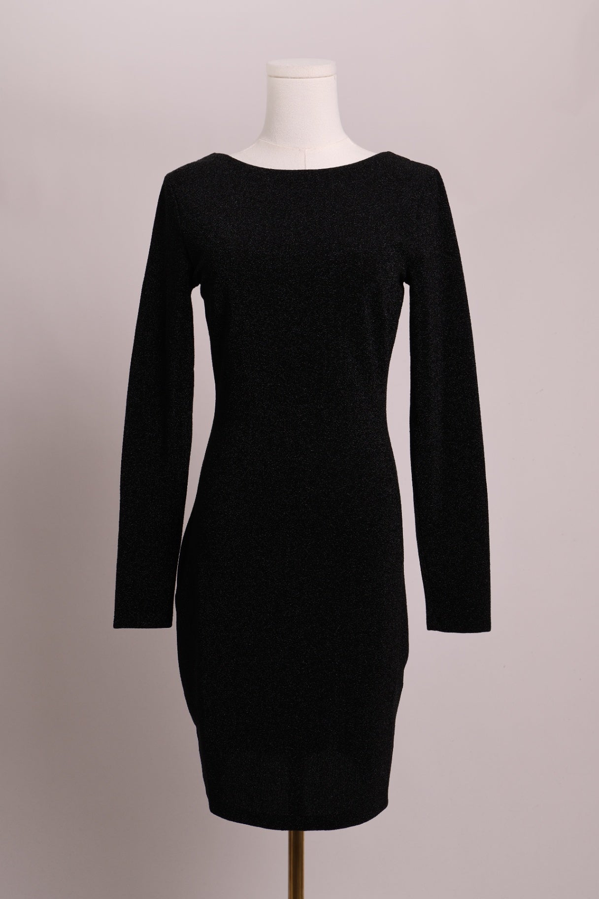 Robe scintillante manches longues dos ouvert