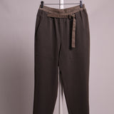 Pantalon olive avec ceinture intégrée