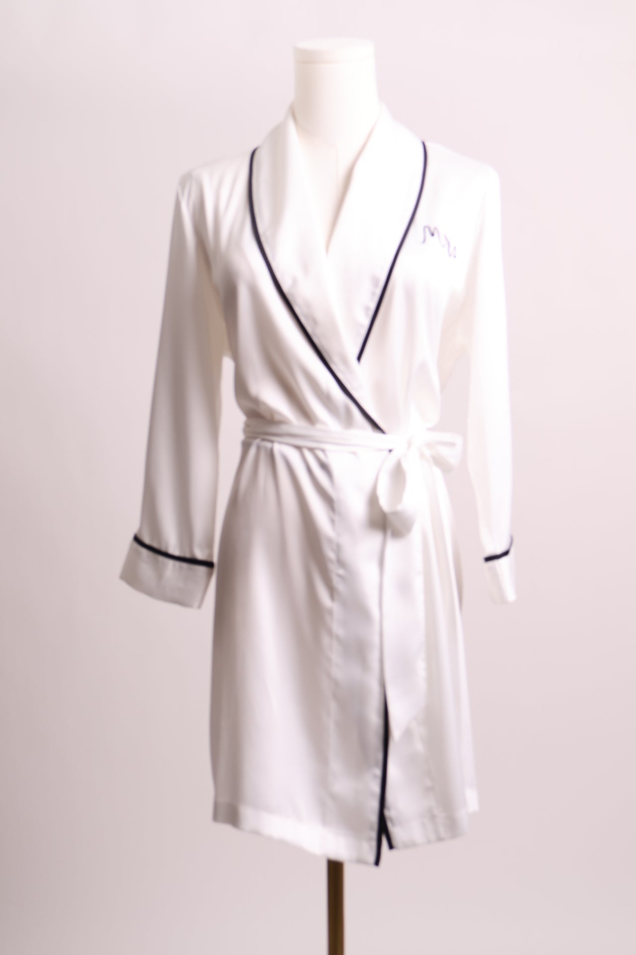 Robe de chambre blanche pour la mariée