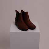 Bottes classes brunes avec petits talons