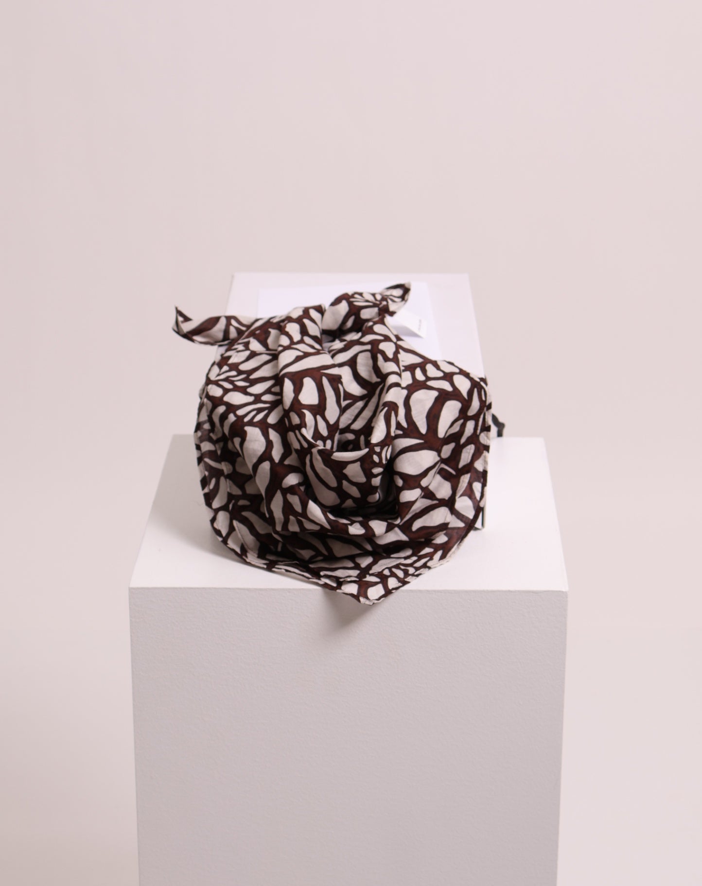Foulard italien brun et blanc