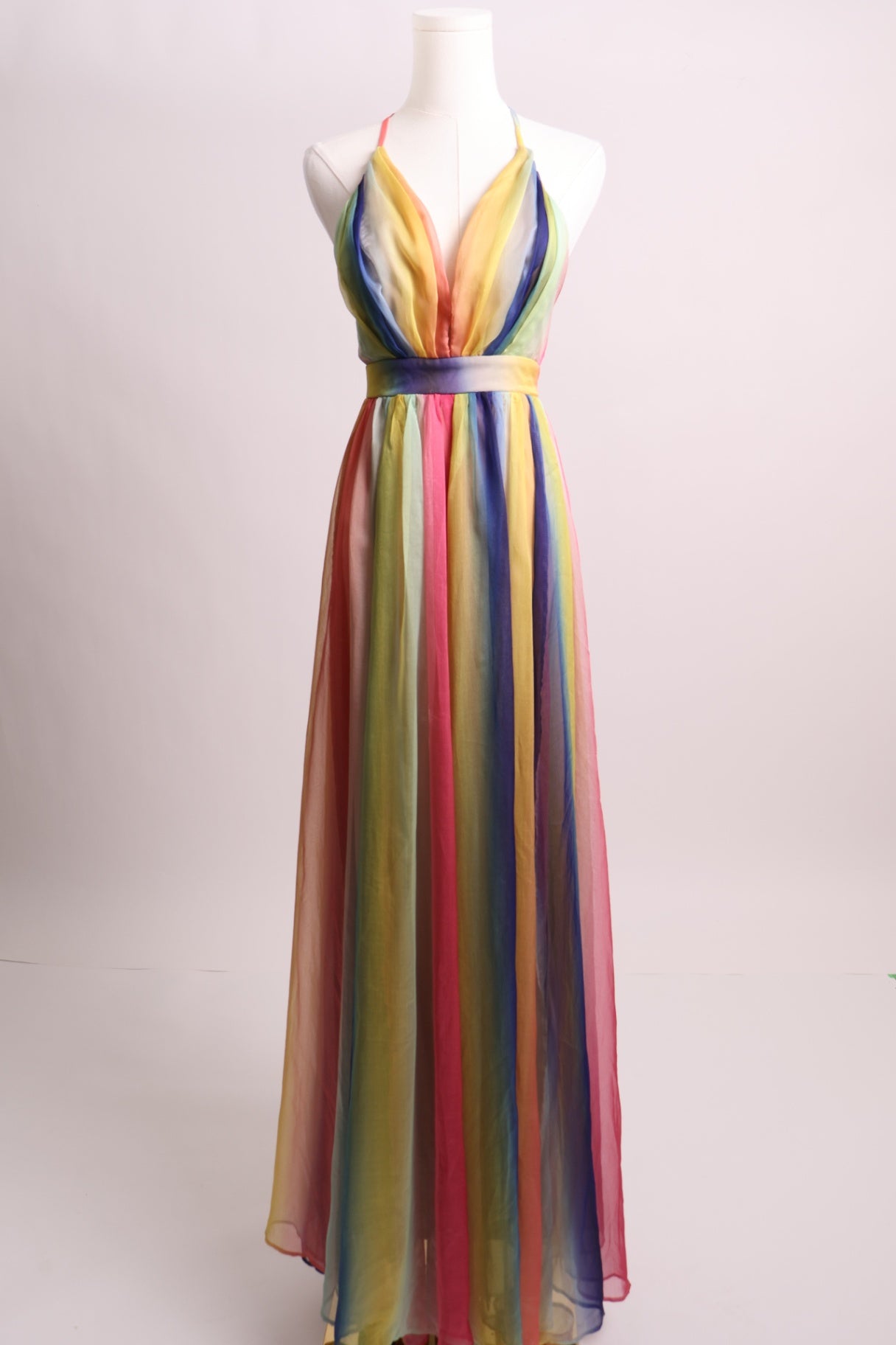 Robe longue maxi multicolore à fines bretelles