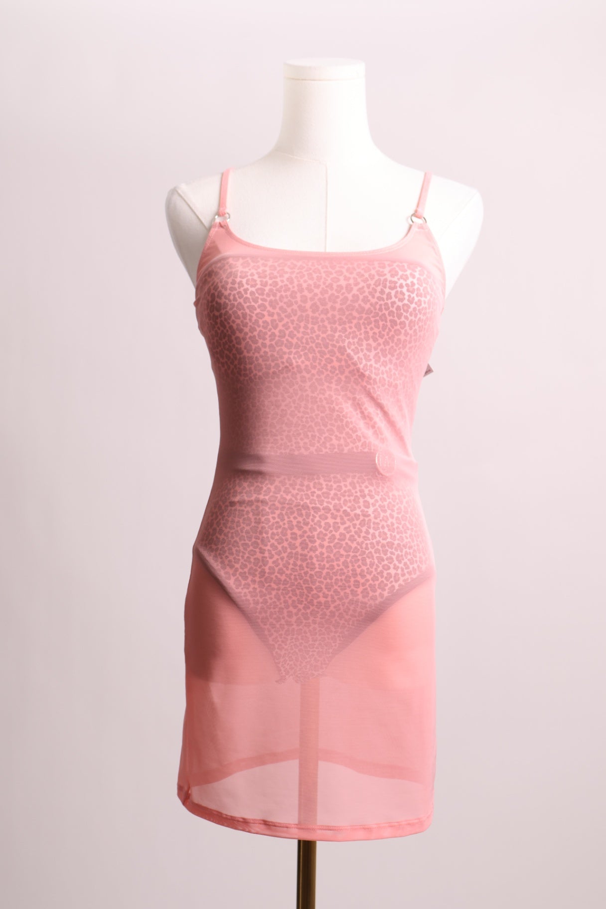 Robe courte transparente à fines bretelles