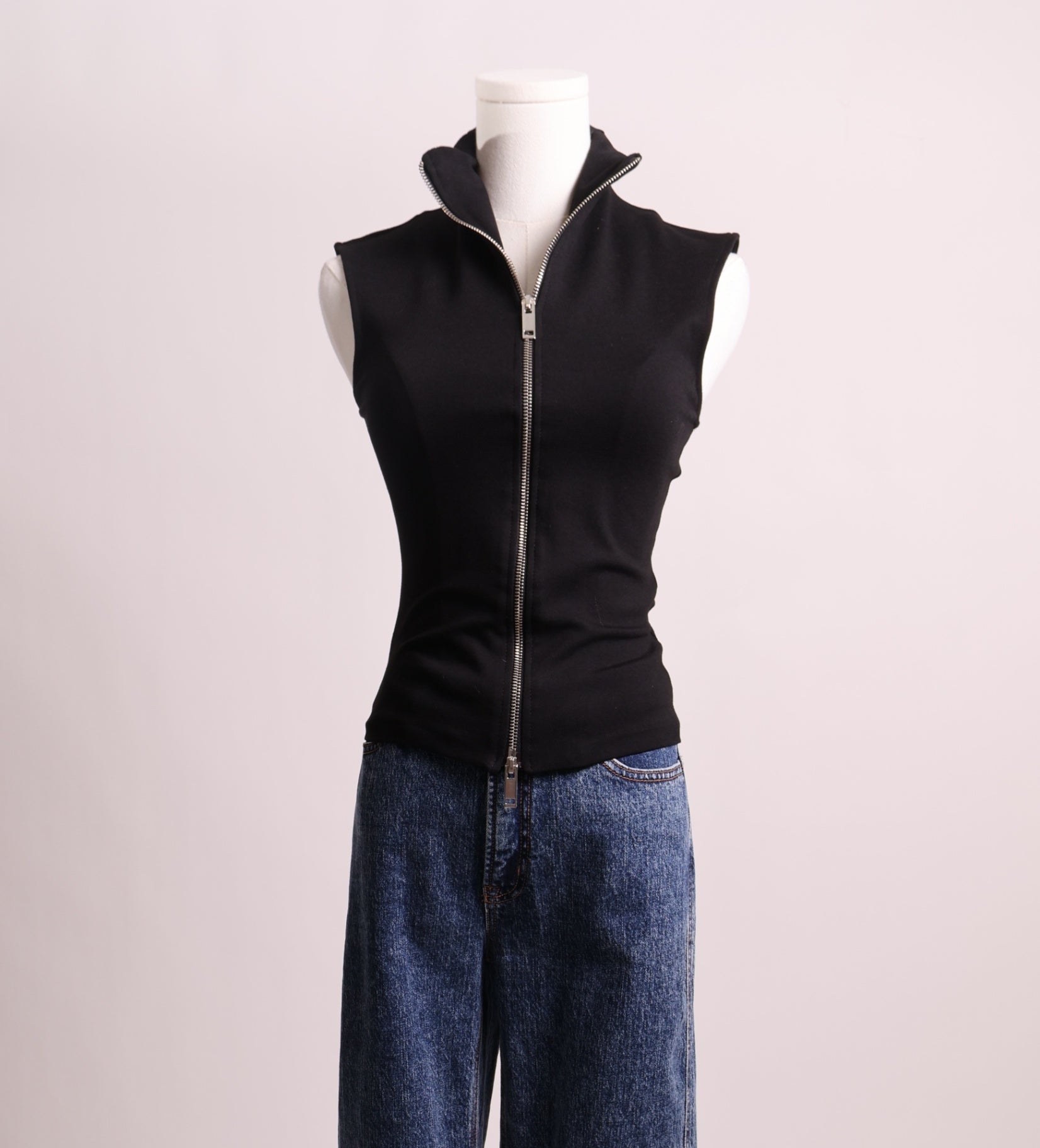 Veste sans manche avec fermeture éclair argent