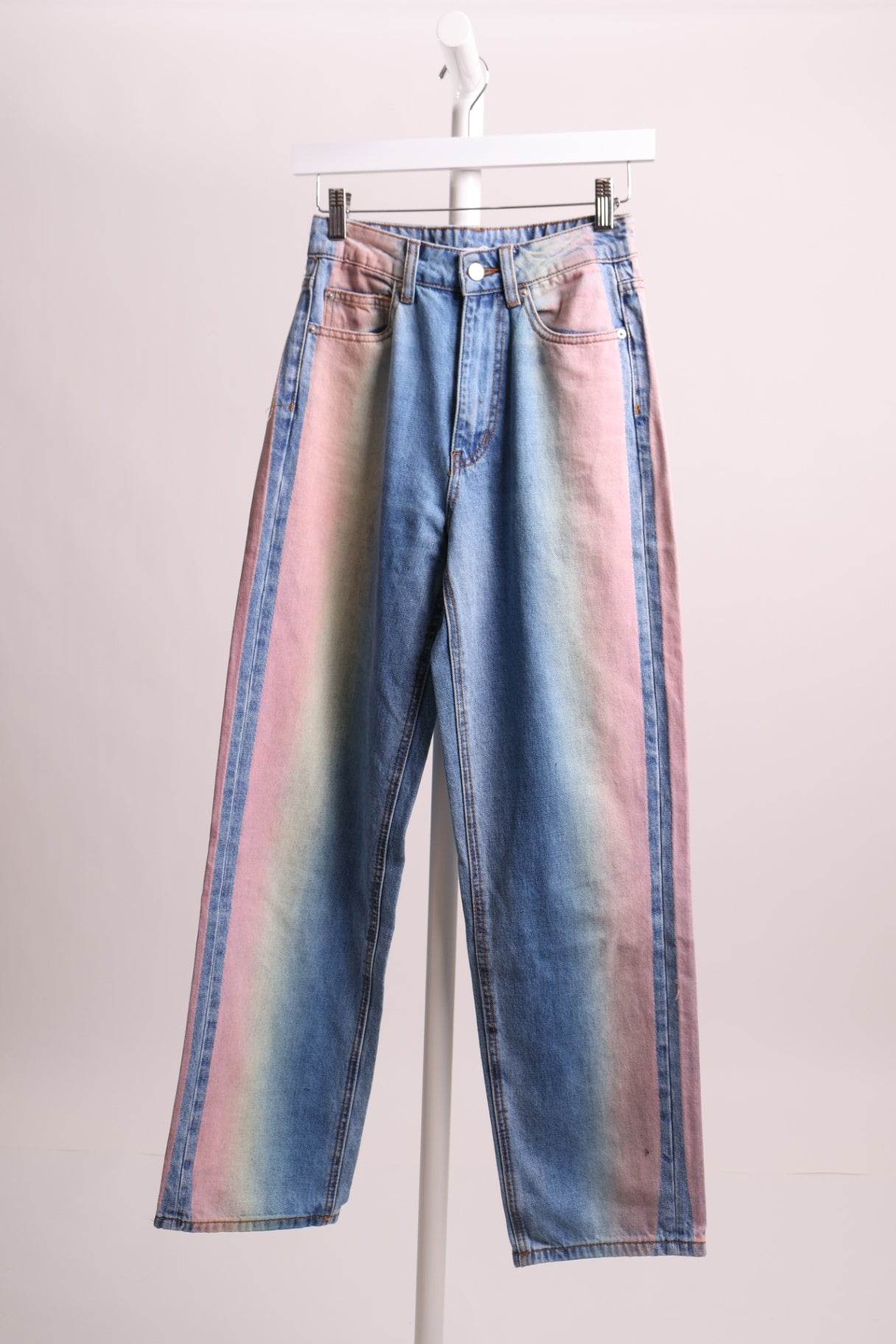 Jean baggy taille haute bleu et rose (BDG)