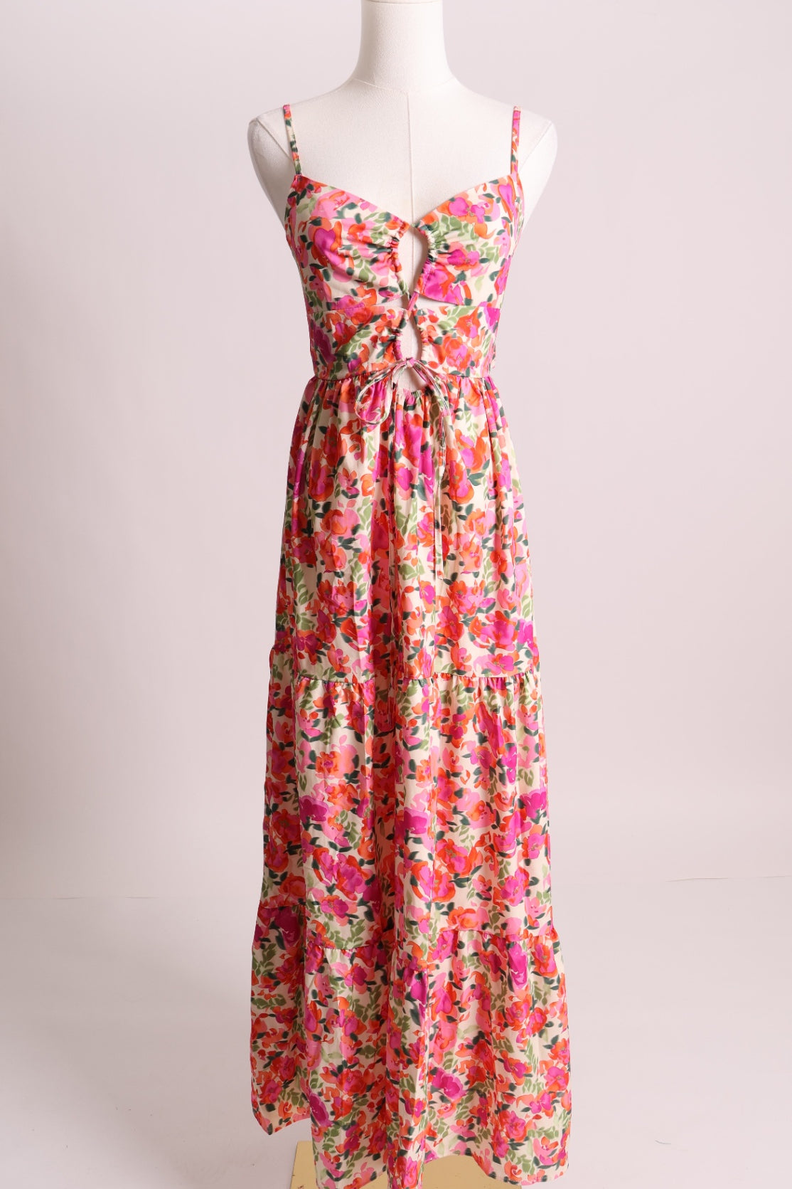 Robe longue fluide à motif fleurs et ouvertures