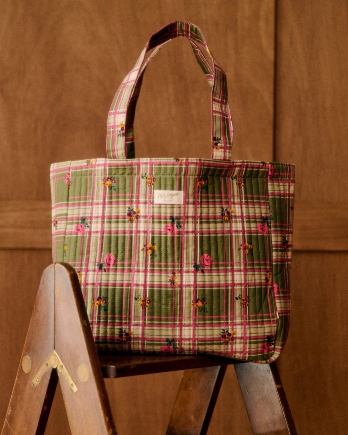 Sac fourre-tout avec motifs à carreaux et fleurs