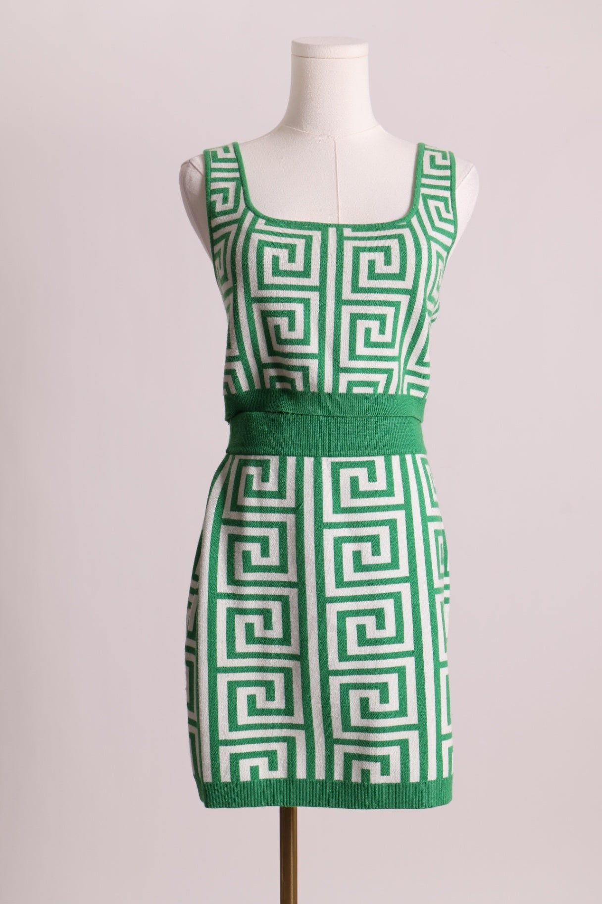 Ensemble (3mrx) avec camisole, veste et jupe 
