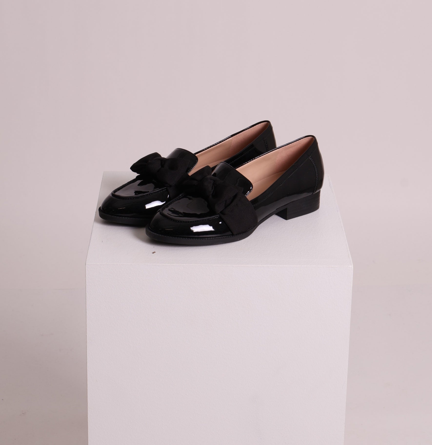 Loafer noir à talons bas