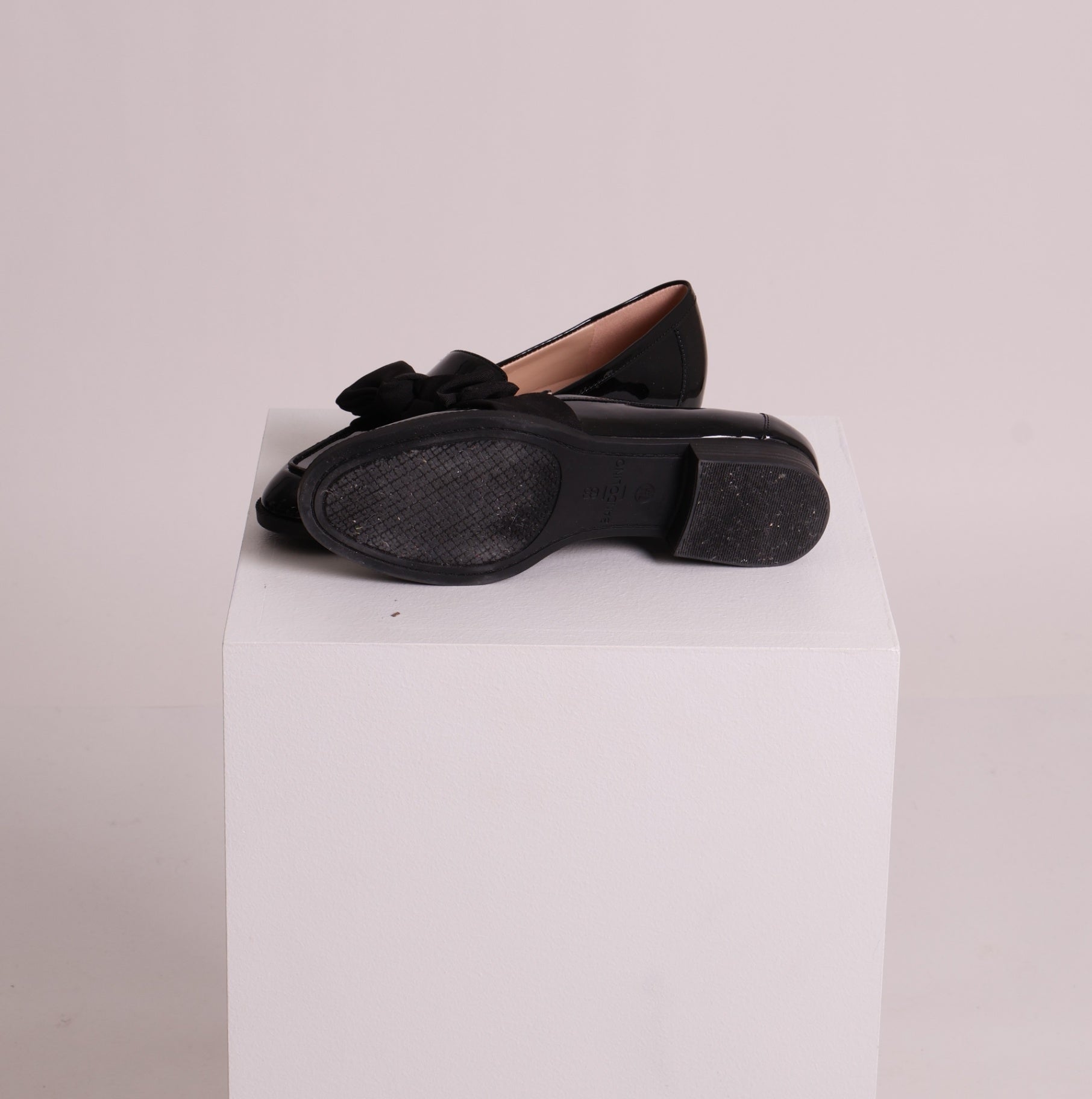 Loafer noir à talons bas