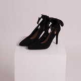 Talons hauts avec boucles noires